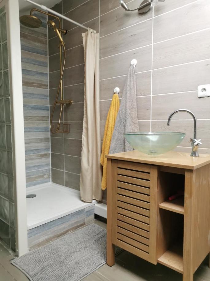Hotel Logis St Cyrien Saint-Cyr-en-Val Zewnętrze zdjęcie